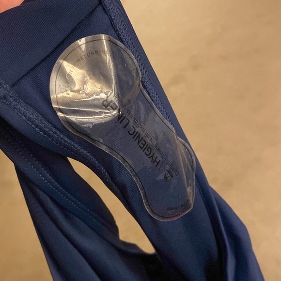 ***NWT*** CUPSHE HALTER RUCHED TUMMY CONTROL ONE PIECE SWIMSUIT - Picture 4 of 12